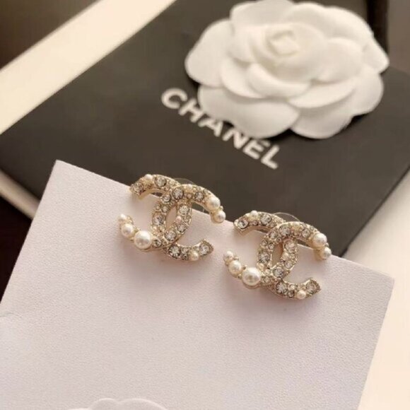 CHANEL Faux Pearl & Strass Gold CC Stud Earrings - Picture 1 of 5